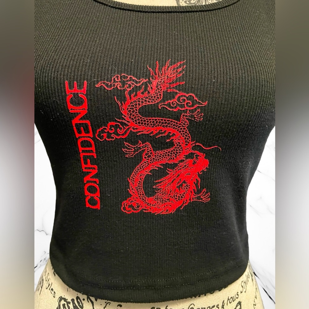 🔥 Dragon cropped tank top 🔥